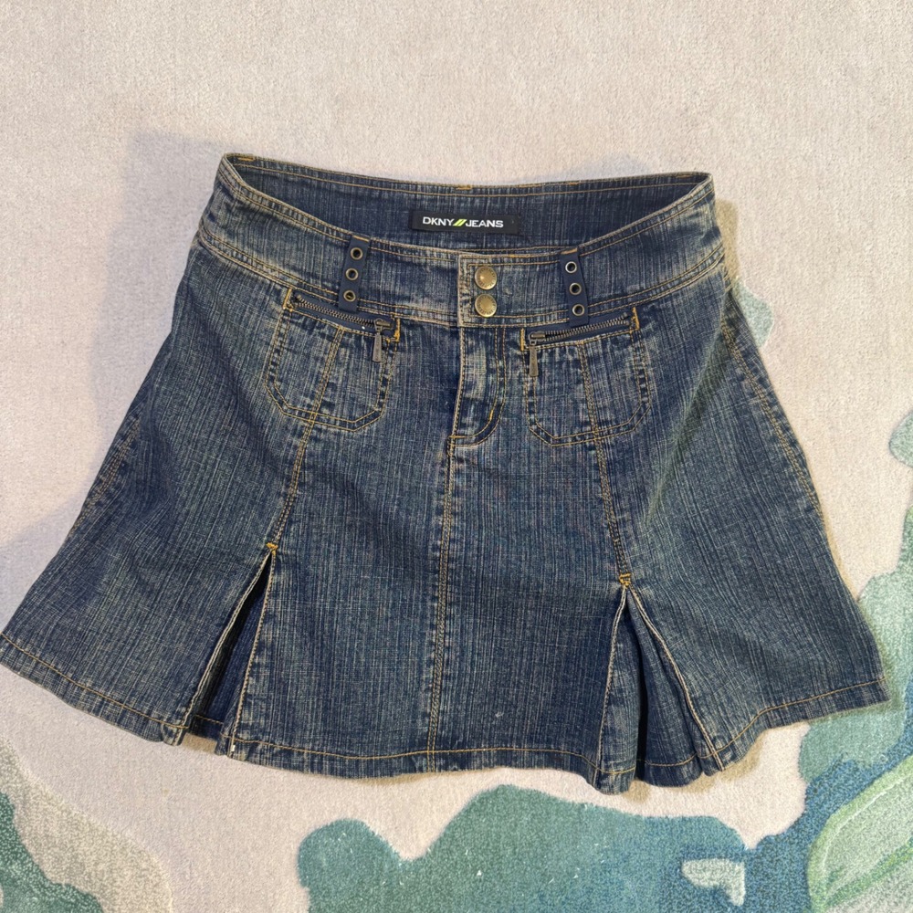 DKNY Jeans Women 2 Blue Denim Pleated Mini Skirt Y2K Utility Grommet Pocket